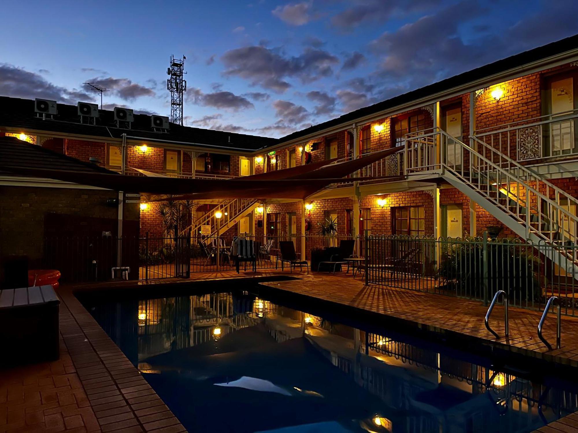 City Colonial Motor Inn 밀두라 외부 사진