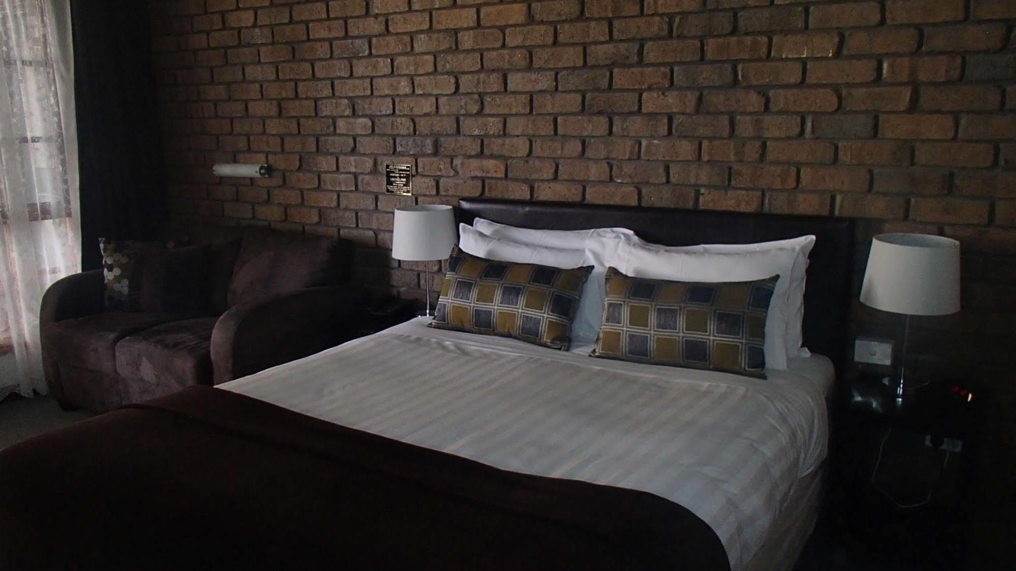 City Colonial Motor Inn 밀두라 외부 사진