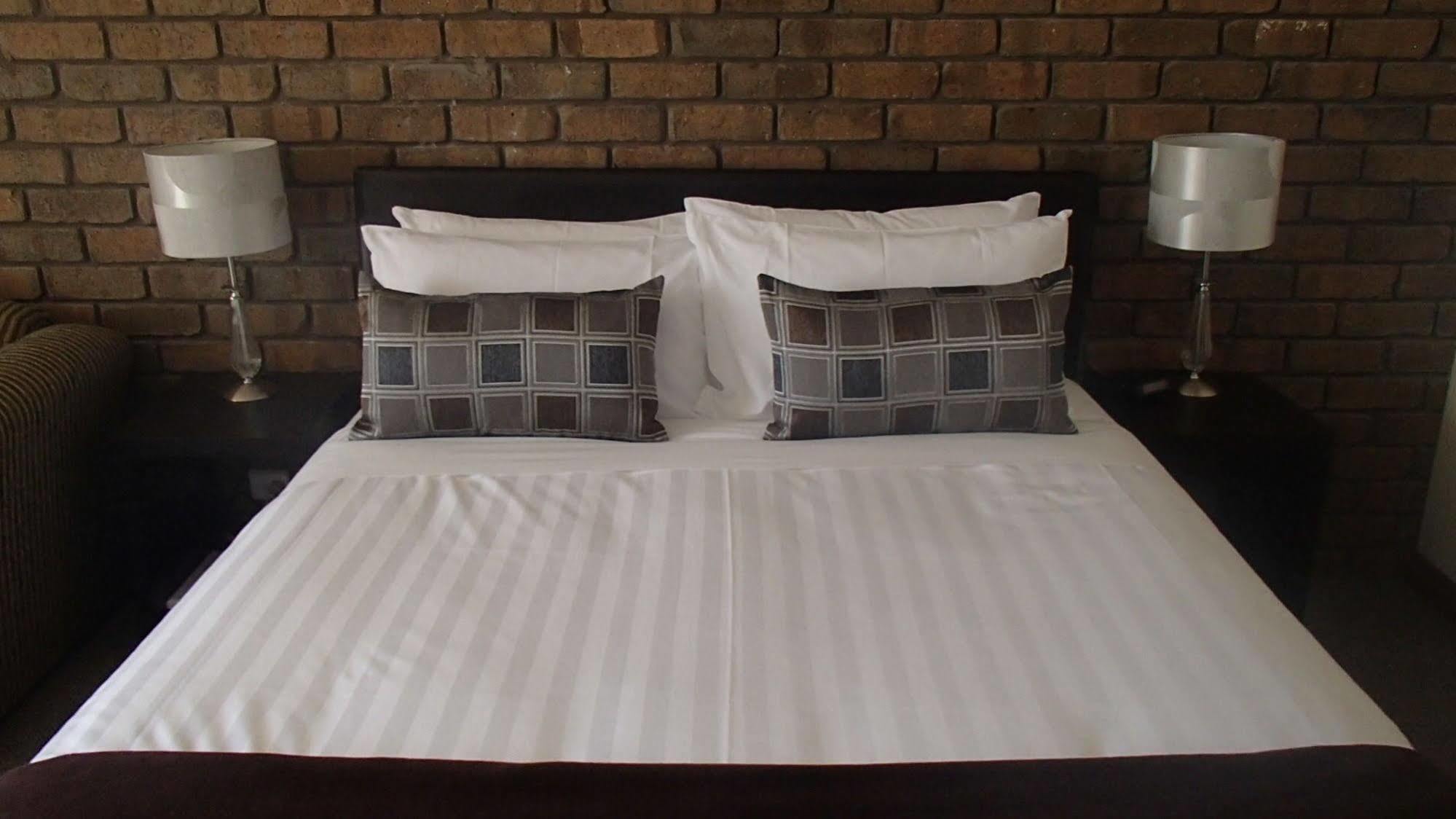 City Colonial Motor Inn 밀두라 외부 사진